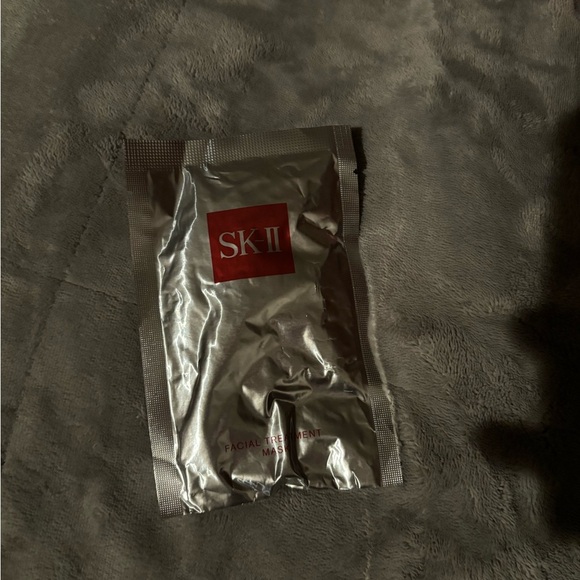 Red and Silver Skincare Mask Set - Picture 8 of 11